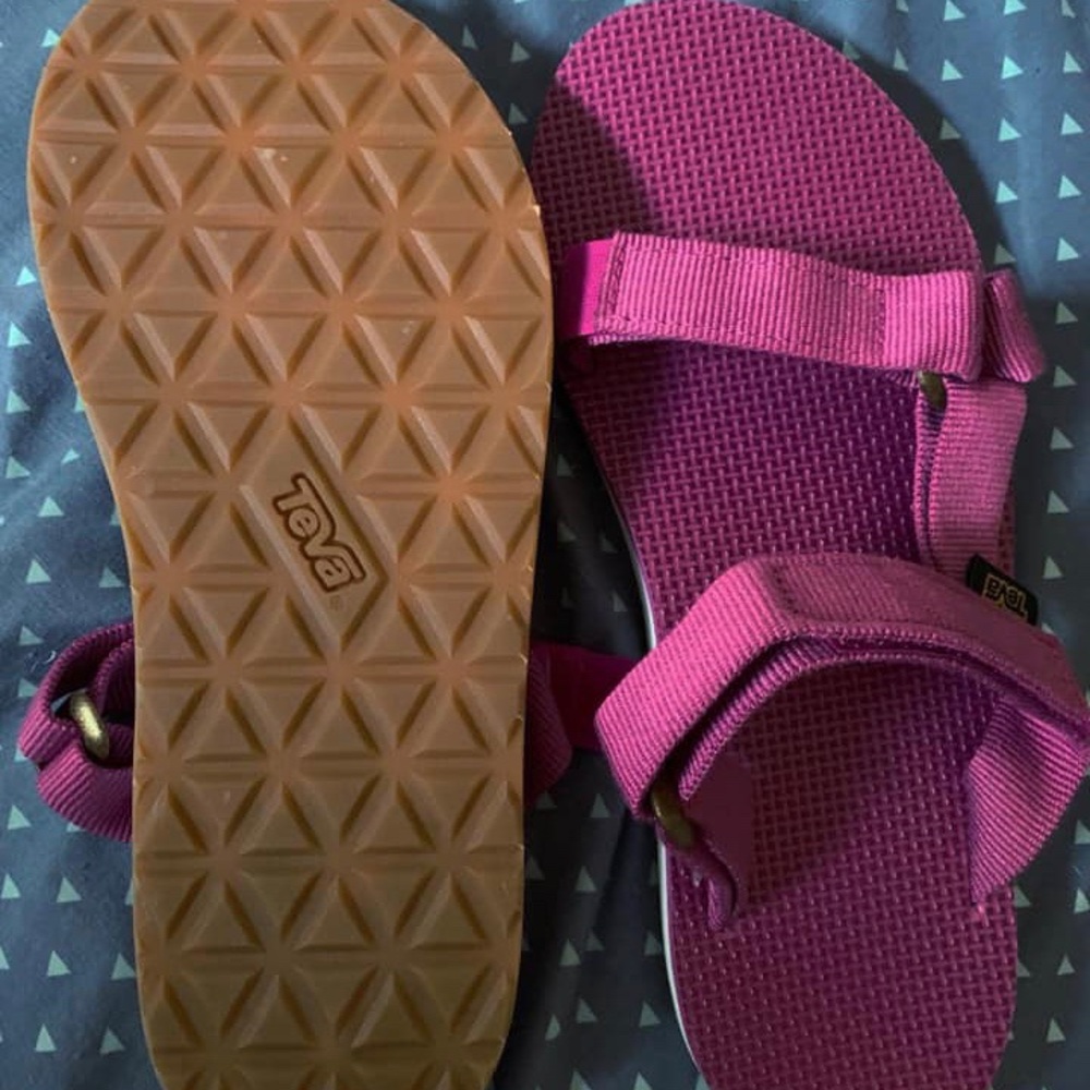 Teva universal slides size 8